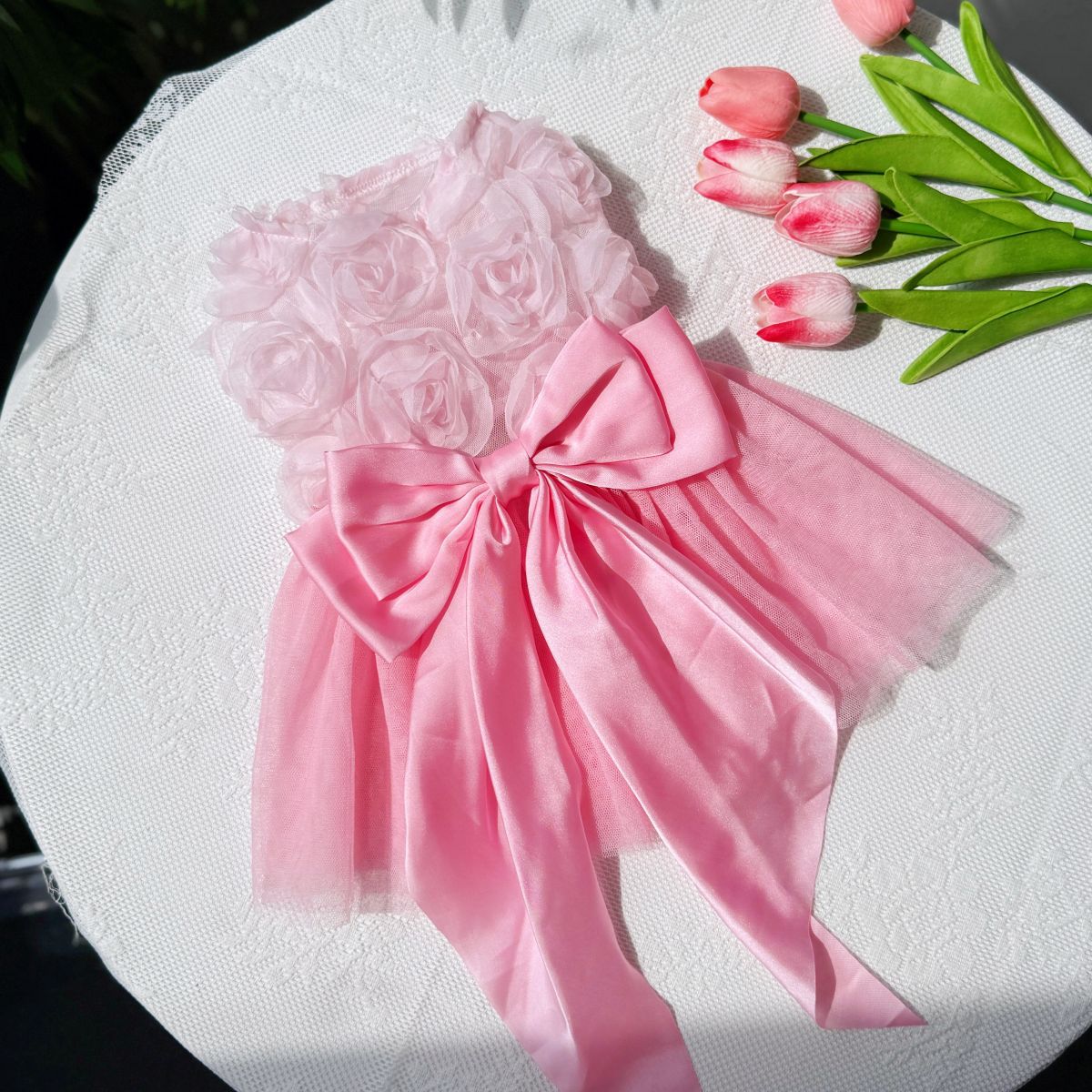 Cat and dog pink rose dress is suitable for spring and summer wear plaidcomfortable pet dog clothing skirt new arrival bichon frize